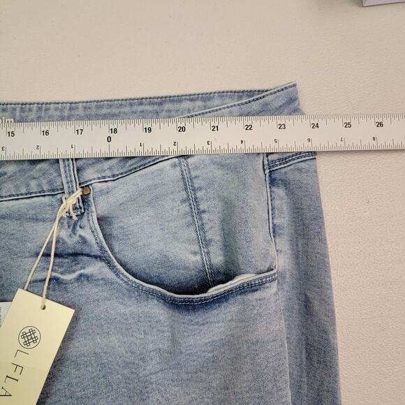 Laurie Felt | Women BFF Denim Boot Cut Jeans - Picture 5 of 5